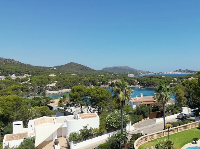 Plot for building a villa with sea views in Font de sa Cala-4