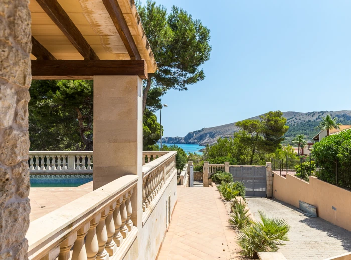 Chalet with sea views and great location in Cala Mesquida-13