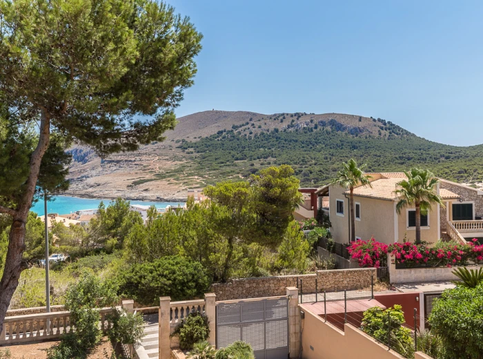 Chalet with sea views and great location in Cala Mesquida-14