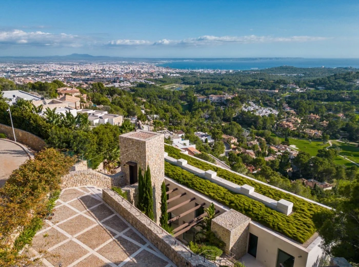 Dazzling villa with spectacular sea views-35