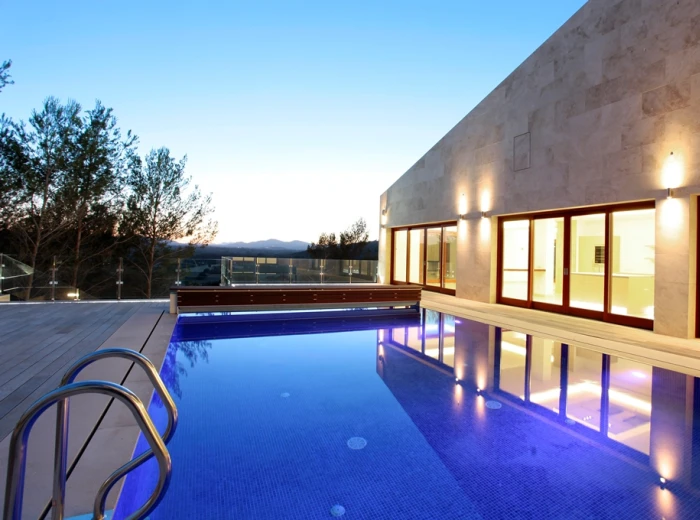 A modern villa in an exclusive position with views over the Canyamel Valley-9