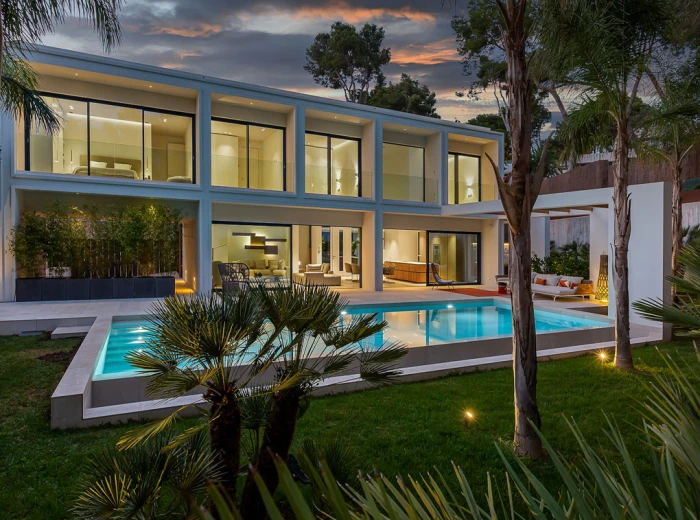 Designer villa within close proximity to the beach-19