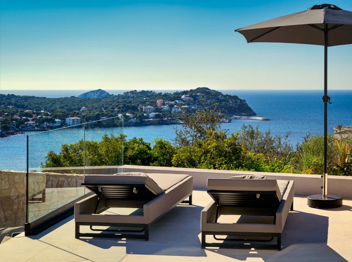 State-of-the-Art Villa with Sea View in Santa Ponsa-1