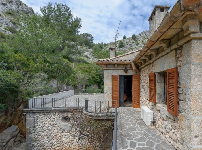 Magnificent country estate close to Pollensa-4