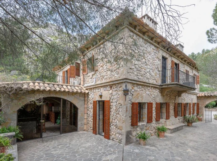 Magnificent country estate close to Pollensa-3