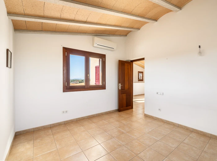 Well-maintained country house with pool and mountain views in Consell-13