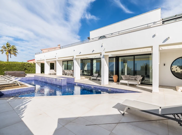 Modern villa top located and superb Bay views in Bahia Azul-2