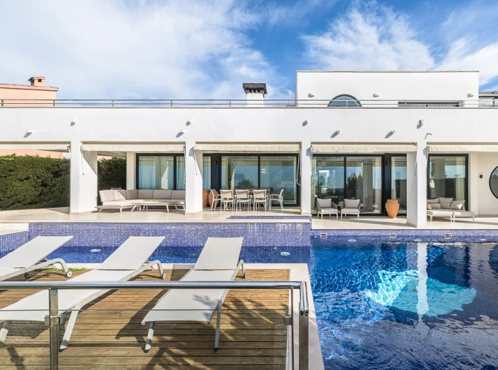 Modern villa top located and superb Bay views in Bahia Azul-17