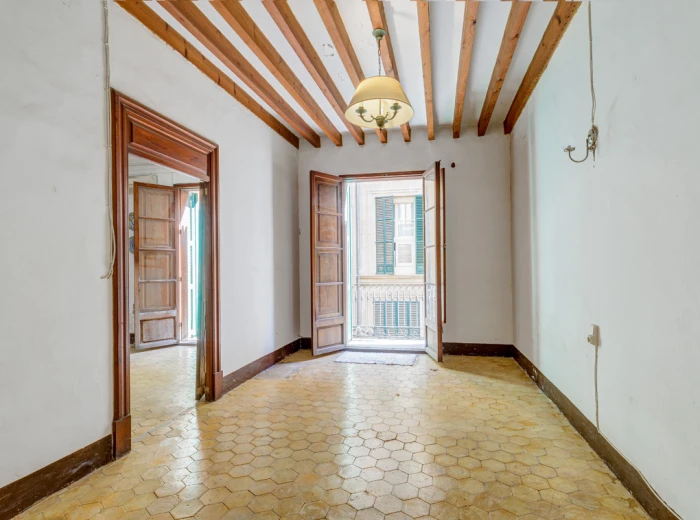 Wohnung zum Renovieren mit Balkonen neben Borne - Palma de Mallorca, Altstadt-4