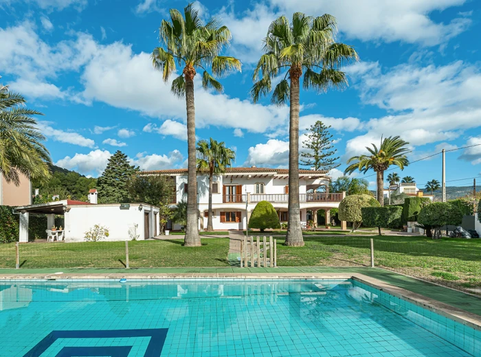 Majorcan villa with pool in Palmanyola-3