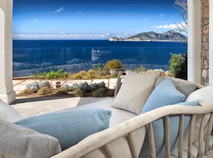 Beautiful holiday villa with sea views-2