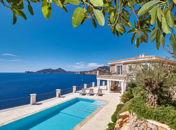 Beautiful holiday villa with sea views-1