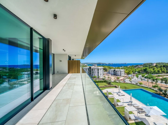 Newly built penthouse with stunning sea views-2