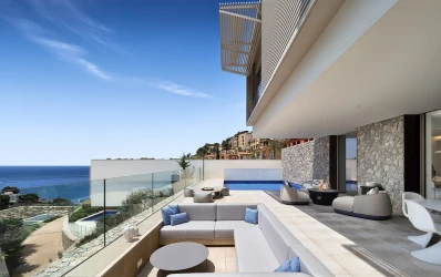 Moderne Neubau-Villa mit Meerblick