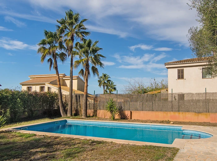 Villa mediterránea con piscina en Sa Torre-16