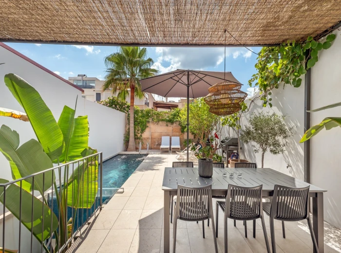 Refurbished house with garden, pool, roof terrace & parking in Palma-1