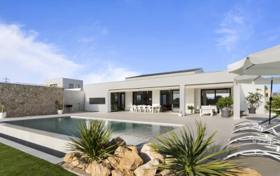 Exclusive luxury villa in a private location close to Palma