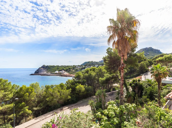 Mediterranean villa with stunning sea views in Font de Sa Cala-4