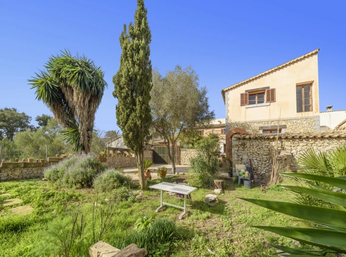 Charming townhouse with pool in Galilea - Mallorca-12