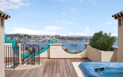 Outstanding sea view penthouse in prime location in Bendinat