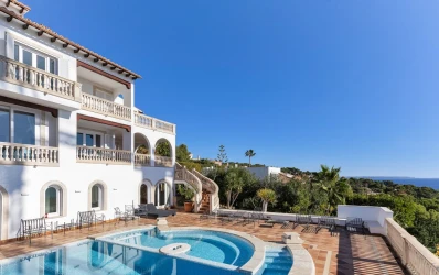 Spacious villa with terrific sea views