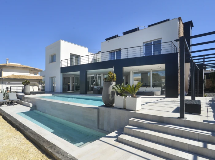 Holiday rental:Modern contemporary villa in Sa Torre-1