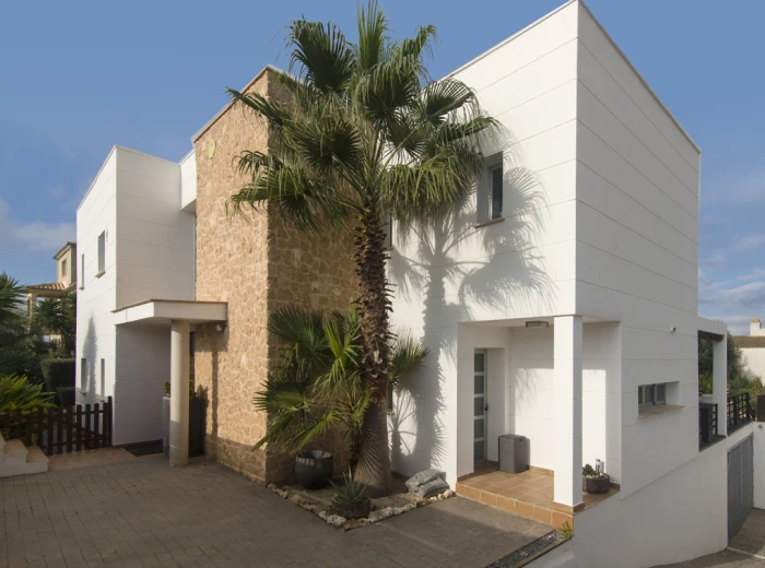 Ferienvermietung: Moderne, zeitgenössische Villa in Sa Torre-15