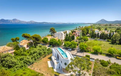 Außergewöhnliche Designervilla mit Meerblick in Puerto Pollensa