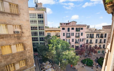 Flat to renovate with elevator in excellent location in Palma