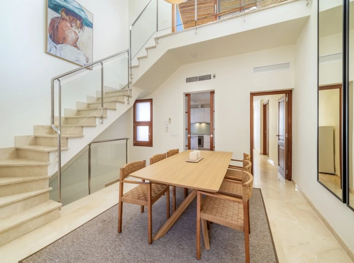 Fantastic townhouse with rooftop terrace, pool, and garage-9