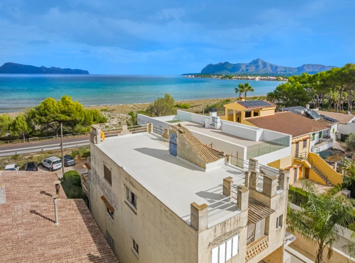 Herausragende Gelegenheit, eine traumhafte Immobilie direkt am Meer in Alcudia zu erwerben-1