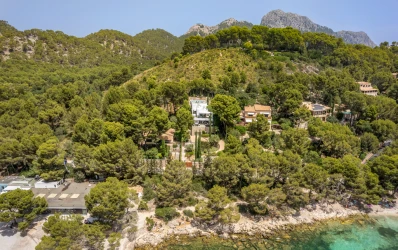 Luxuriöse Villa am Strand von Formentor