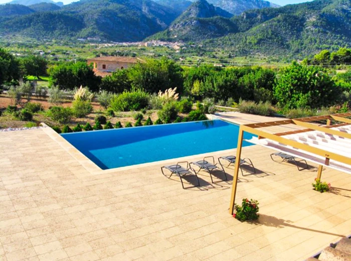 Holiday rental: Excellent country estate with stunning views and holiday rental license in Moscari-10