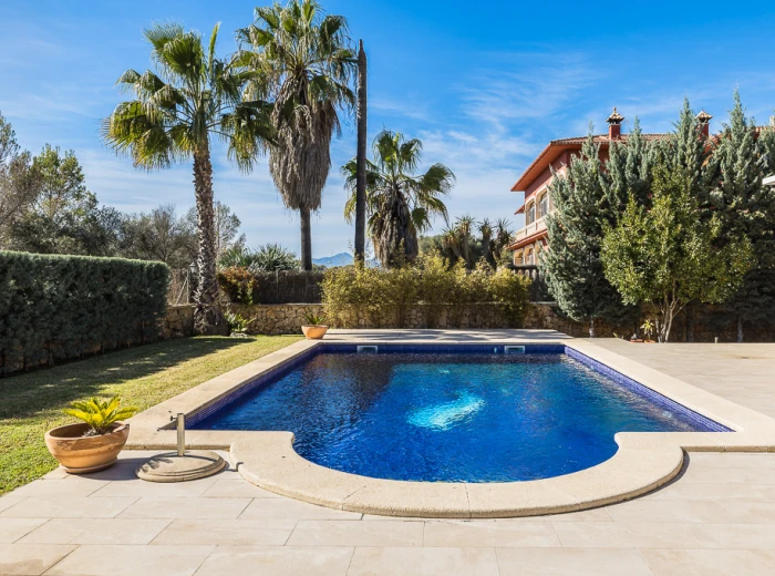 Große Villa mit Blick auf die Bucht von Palma-2